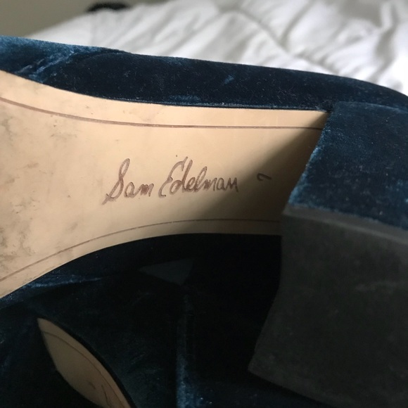 ✨ Suede Heeled Booties - Picture 3 of 6